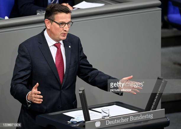 Martin Rabanus hält eine Rede im Bundestag